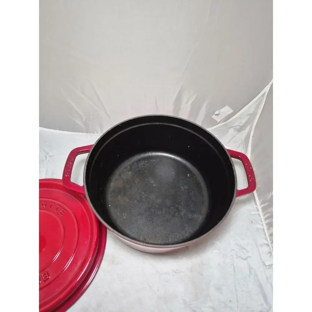 💥 Staub Dutch Oven Enameled Cast Iron France Cocotte 4 qt Cherry Red #24